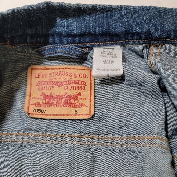 Vintage 90s Levi's Denim Trucker Jacket Size Small Gold stripe 70507 - Picture 6 of 10